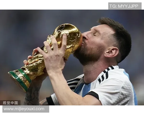 梅西与诺伊尔的巅峰对决足球场上的传奇之战 梅西与诺伊尔的巅峰对决足球场上的传奇之战